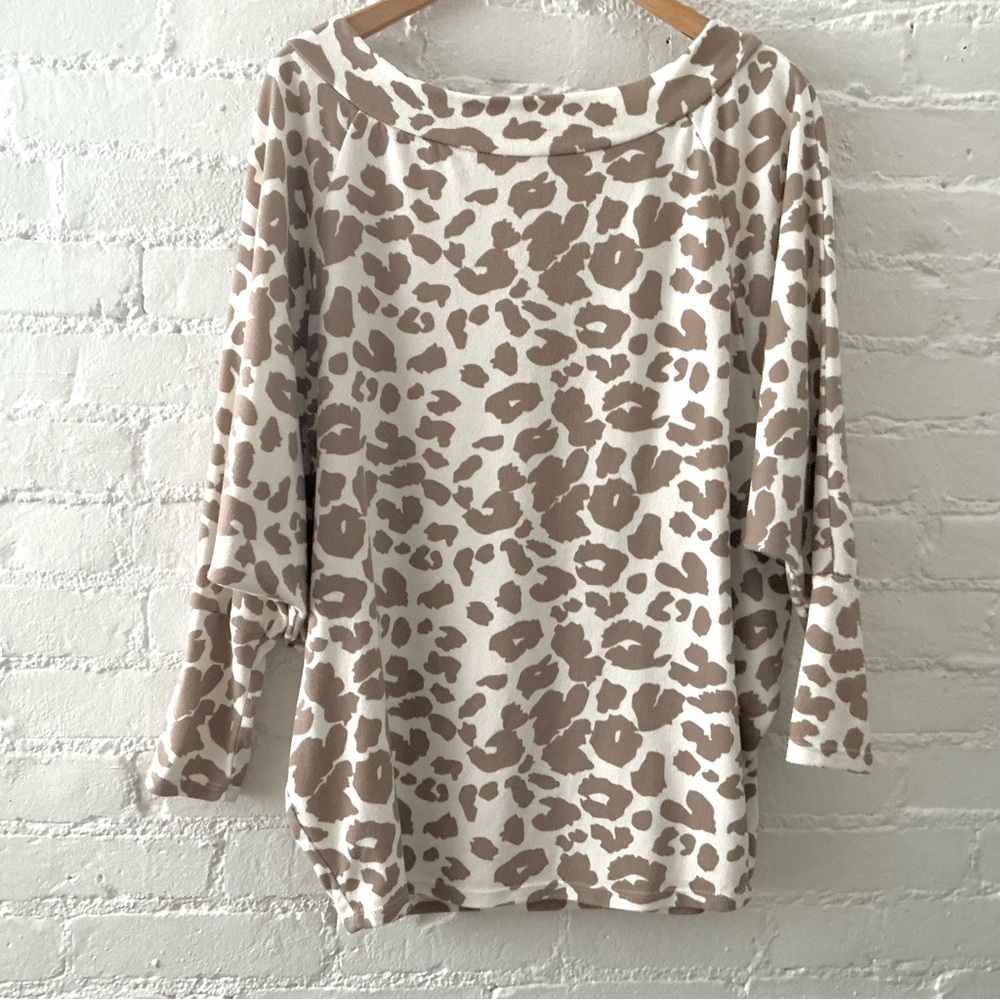 First Love by lovelyn Comfy Soft Knit Top Leopard Print Loose Fit Pullover